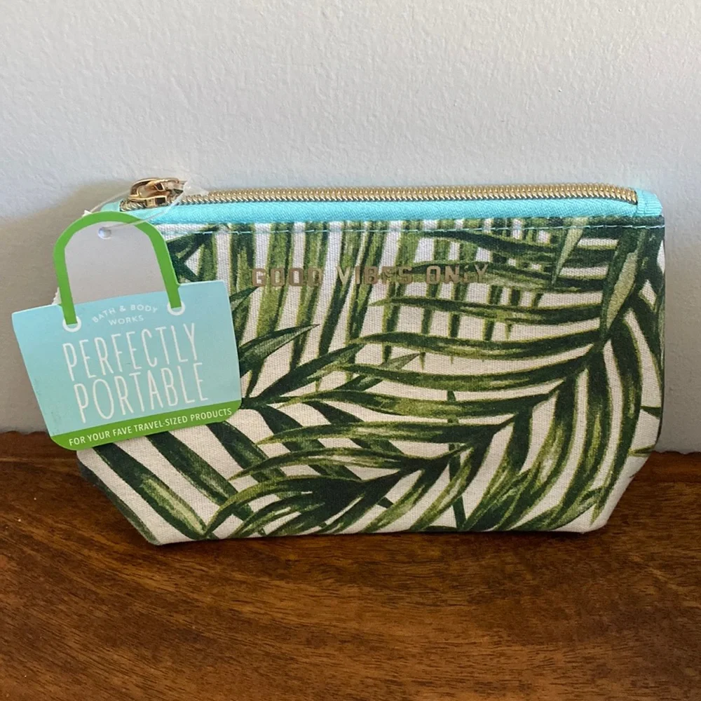 NWT Bath & Body Works Good Vibes Only Tropical Leaf Cosmetic Bag 7.5x4.5